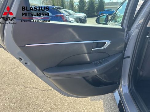 Used 2025 Hyundai Sonata SEL FWD image 32