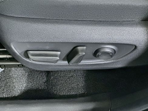 Certified 2025 Toyota RAV4 XLE w/ Convenience Package FWD image 13