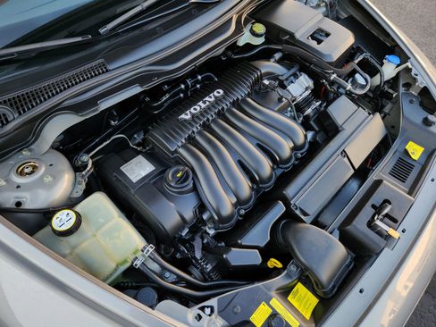 Used 2005 Volvo S40 2.4i image 19