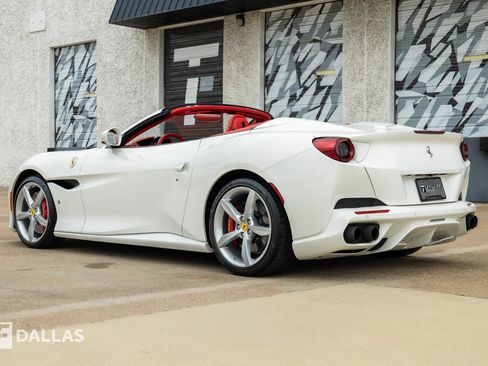 Used 2019 Ferrari Portofino RWD image 10