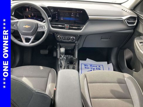 Used 2024 Chevrolet TrailBlazer LT w/ Convenience Package AWD/4WD image 14