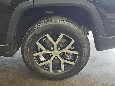 Used 2024 Jeep Grand Cherokee L Limited w/ Luxury Tech Group II AWD/4WD image 34