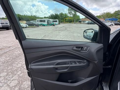 Used 2019 Ford Escape S image 12