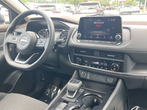 Certified 2023 Nissan Rogue SV AWD/4WD image 5