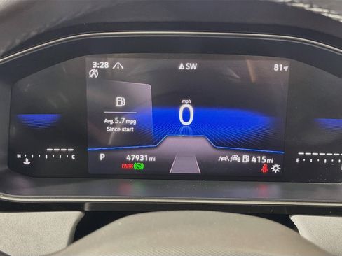 Used 2025 Volkswagen Jetta SE FWD image 19