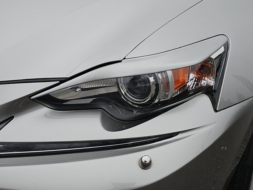 Used 2015 Lexus IS 250 AWD image 16
