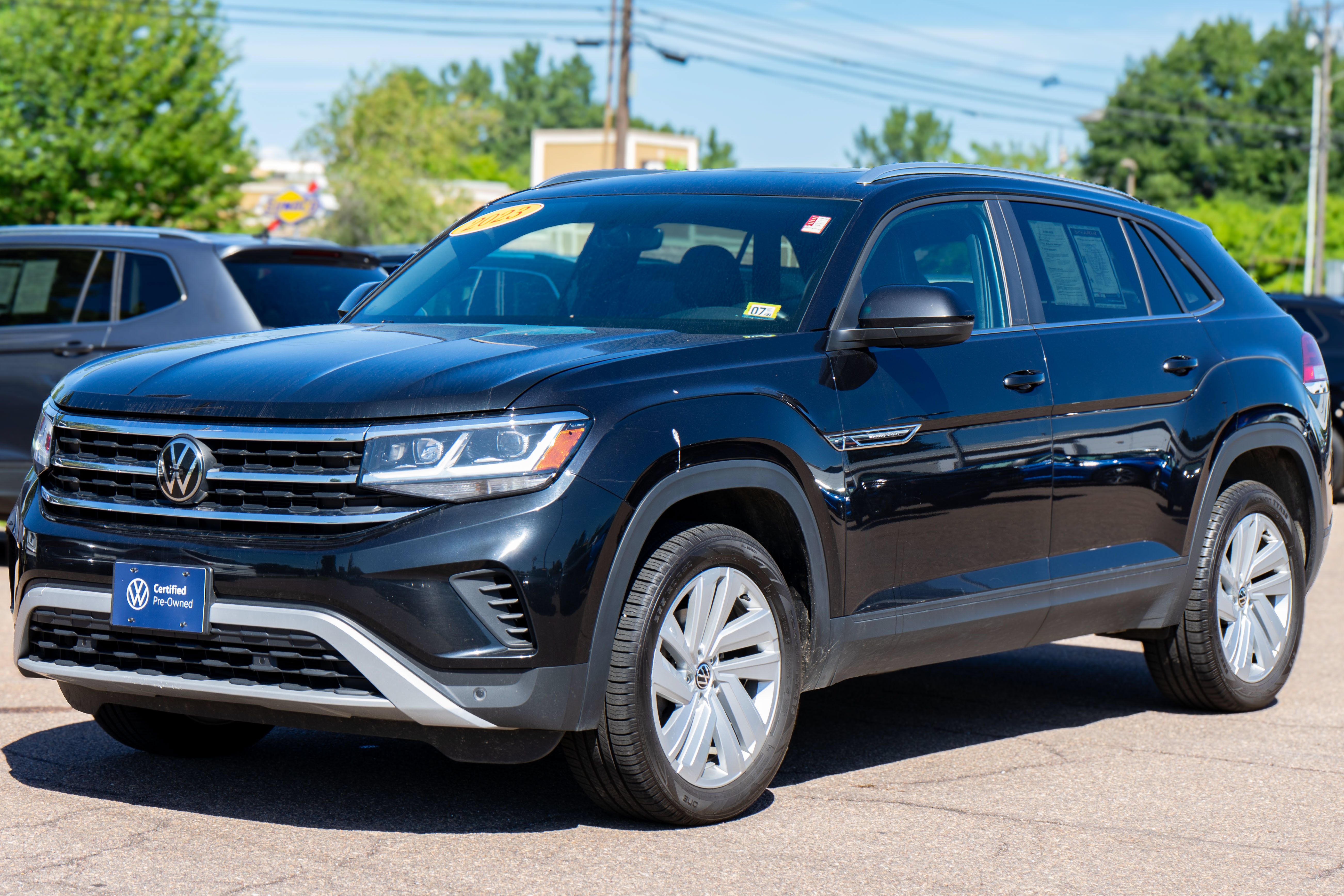 Certified 2023 Volkswagen Atlas Cross Sport SE w/ Panoramic Sunroof Package AWD/4WD image 2