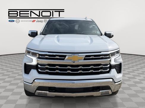 Used 2025 Chevrolet Silverado 1500 LTZ AWD/4WD image 2