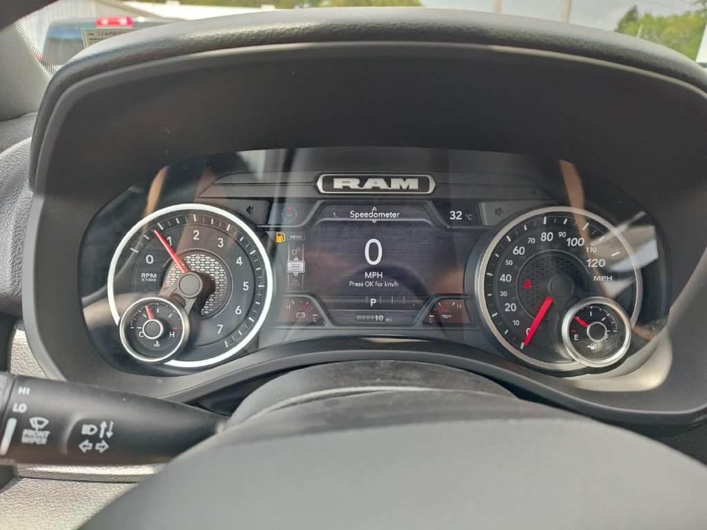 Used 2026 RAM 1500 Express AWD/4WD image 18