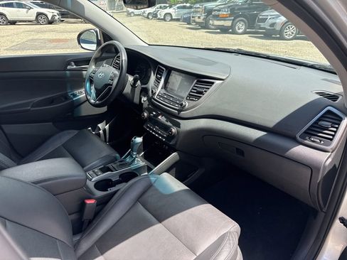 Used 2018 Hyundai Tucson Limited AWD/4WD image 16