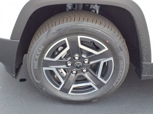 New 2026 Jeep Cherokee Laredo AWD/4WD image 21