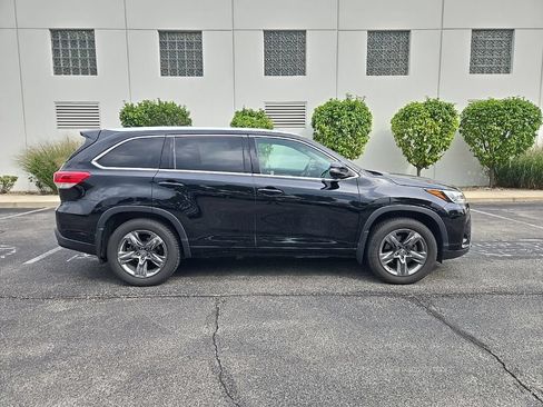 Used 2018 Toyota Highlander Limited Platinum AWD/4WD image 9