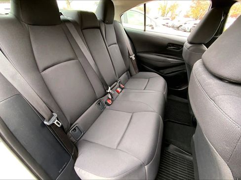 Used 2025 Toyota Corolla LE image 18