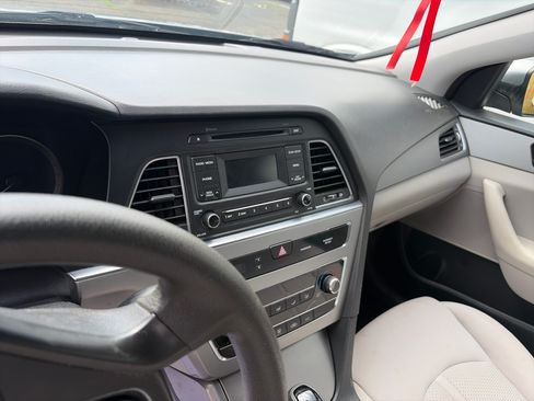 Used 2015 Hyundai Sonata SE FWD image 11
