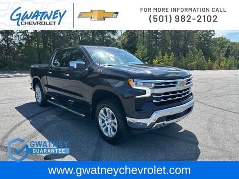 Used 2022 Chevrolet Silverado 1500 LTZ w/ Z71 Off-Road Package AWD/4WD image 3
