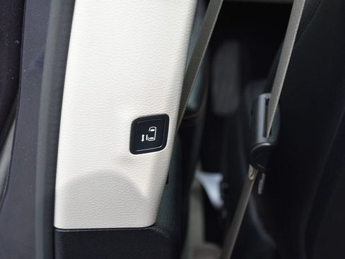 Used 2019 Chrysler Pacifica Touring-L Plus FWD image 26