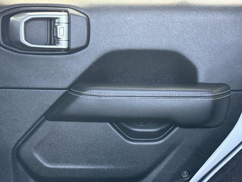 Used 2021 Jeep Wrangler Unlimited Sahara image 15