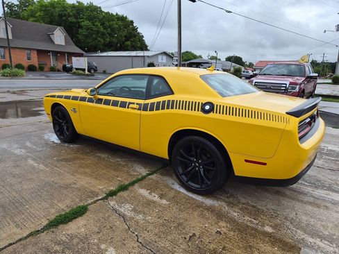 Used 2017 Dodge Challenger SXT Plus RWD image 8