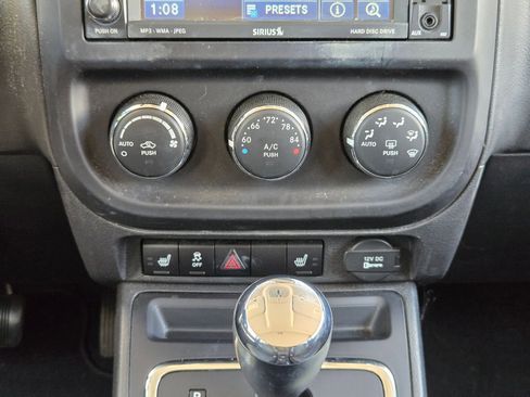 Used 2011 Jeep Patriot Latitude w/ Sun/Sound Group AWD/4WD image 18