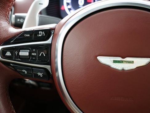 Used 2021 Aston Martin DBX image 27