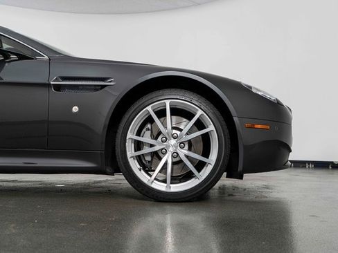 Used 2010 Aston Martin V8 Vantage Roadster image 11