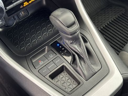 Certified 2025 Toyota RAV4 LE FWD image 20
