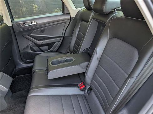 Used 2022 Volkswagen Jetta SE FWD image 18