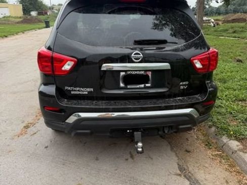 Used 2017 Nissan Pathfinder SV w/ Trailer Tow Package AWD/4WD image 3