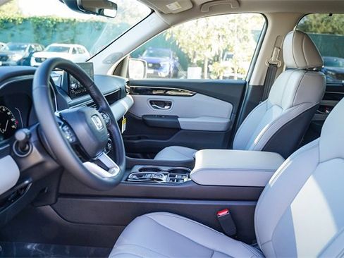 New 2025 Honda Pilot Touring image 24