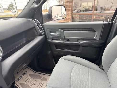 Used 2022 RAM 3500 Big Horn image 61