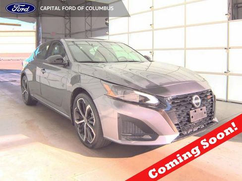 Used 2023 Nissan Altima 2.5 SR image 1