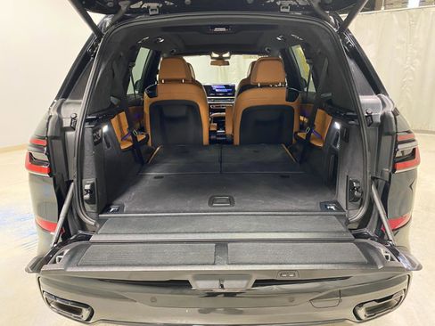 Used 2024 BMW X7 xDrive40i w/ M Sport Package image 35