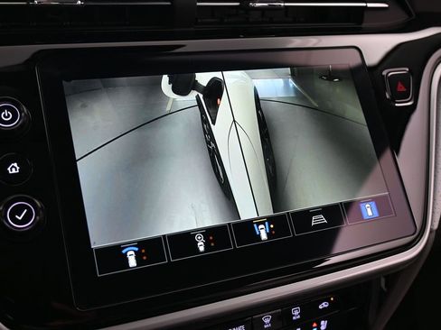 Used 2023 Chevrolet Bolt EUV Premier image 29