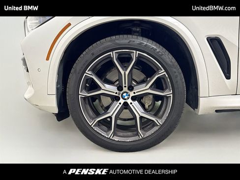 Used 2022 BMW X5 sDrive40i w/ M Sport Package RWD image 2