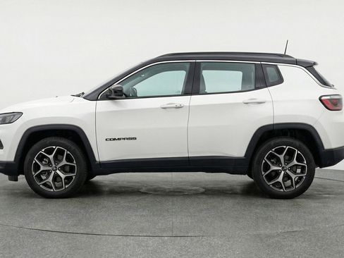Used 2025 Jeep Compass Limited AWD/4WD image 5
