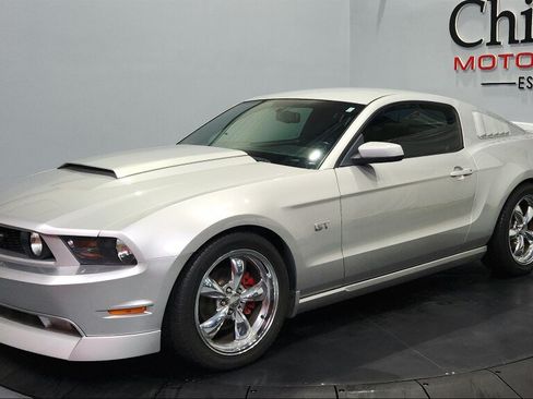 Used 2010 Ford Mustang GT Premium RWD image 5