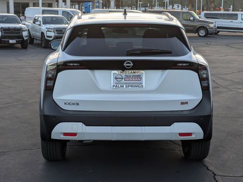 New 2026 Nissan Kicks SR FWD image 4