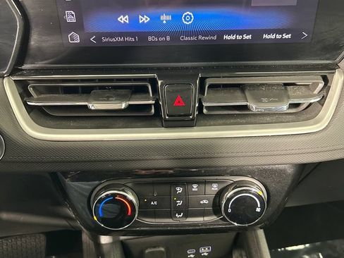 Used 2025 Chevrolet TrailBlazer LT AWD/4WD image 14