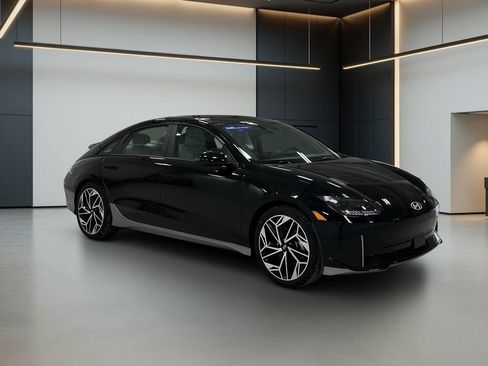 Certified 2023 Hyundai Ioniq 6 SEL RWD image 9