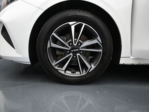 Used 2023 Kia Forte LXS w/ LXS Technology Package FWD image 26
