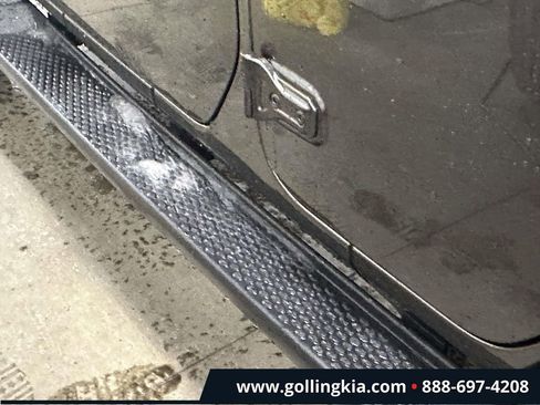 Used 2018 Jeep Wrangler Unlimited Sahara w/ Cold Weather Group image 9