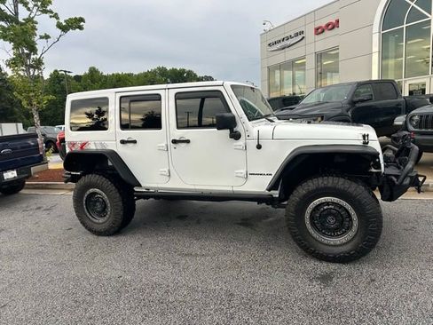 Used 2016 Jeep Wrangler Unlimited Sahara AWD/4WD image 6
