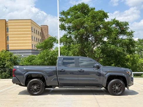 Used 2025 Toyota Tacoma SR5 image 5