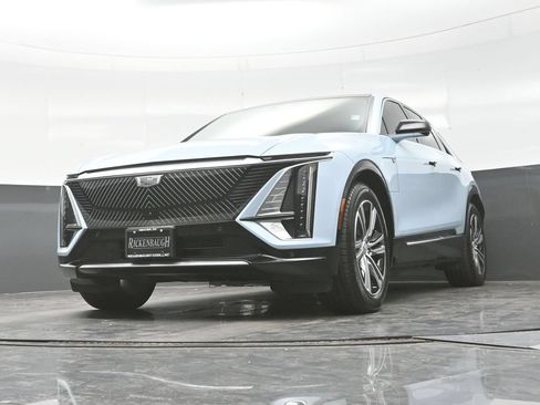Certified 2024 Cadillac Lyriq Luxury AWD/4WD image 20