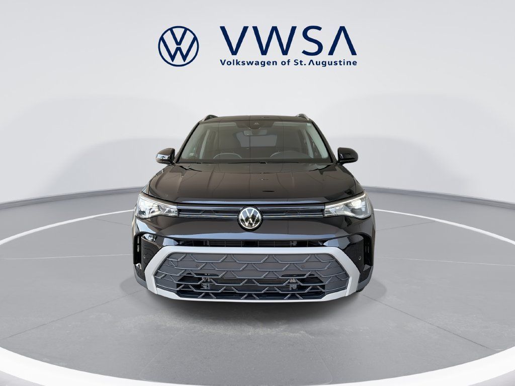 Certified 2025 Volkswagen Taos SE FWD image 3