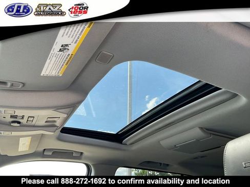 Used 2019 GMC Yukon XL Denali w/ Denali Ultimate Package AWD/4WD image 11