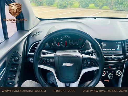 Used 2017 Chevrolet Trax Premier w/ Driver Confidence II Package image 11
