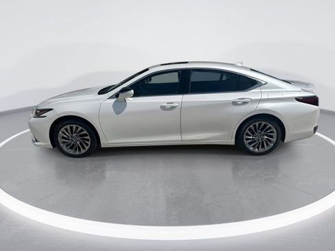 Used 2024 Lexus ES 300h Ultra Luxury w/ Accessory Package (Z2) FWD image 9