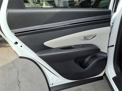 Certified 2024 Hyundai Tucson SE image 8