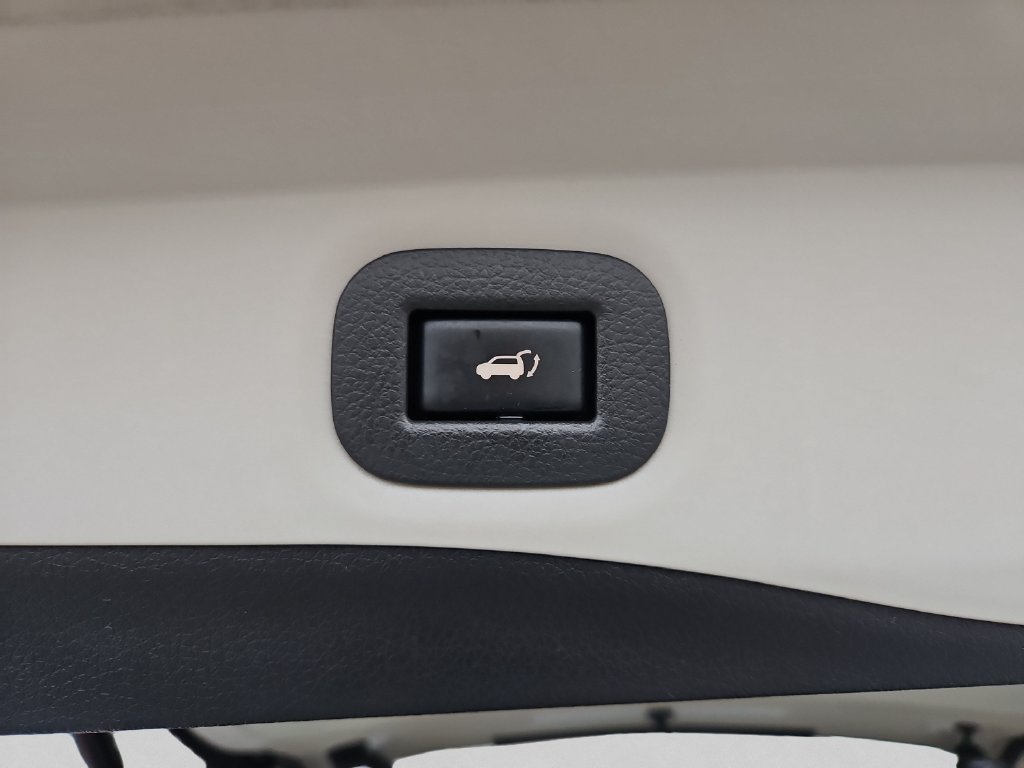 Used 2014 Nissan Rogue SV w/ SV Premium Package AWD/4WD image 21